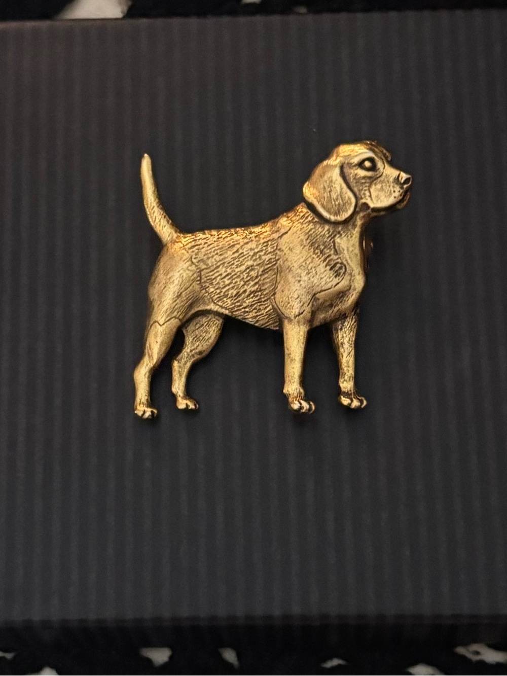 Gold Labrador Dog Pin Brooch - Elegant Pet-Themed Accessory